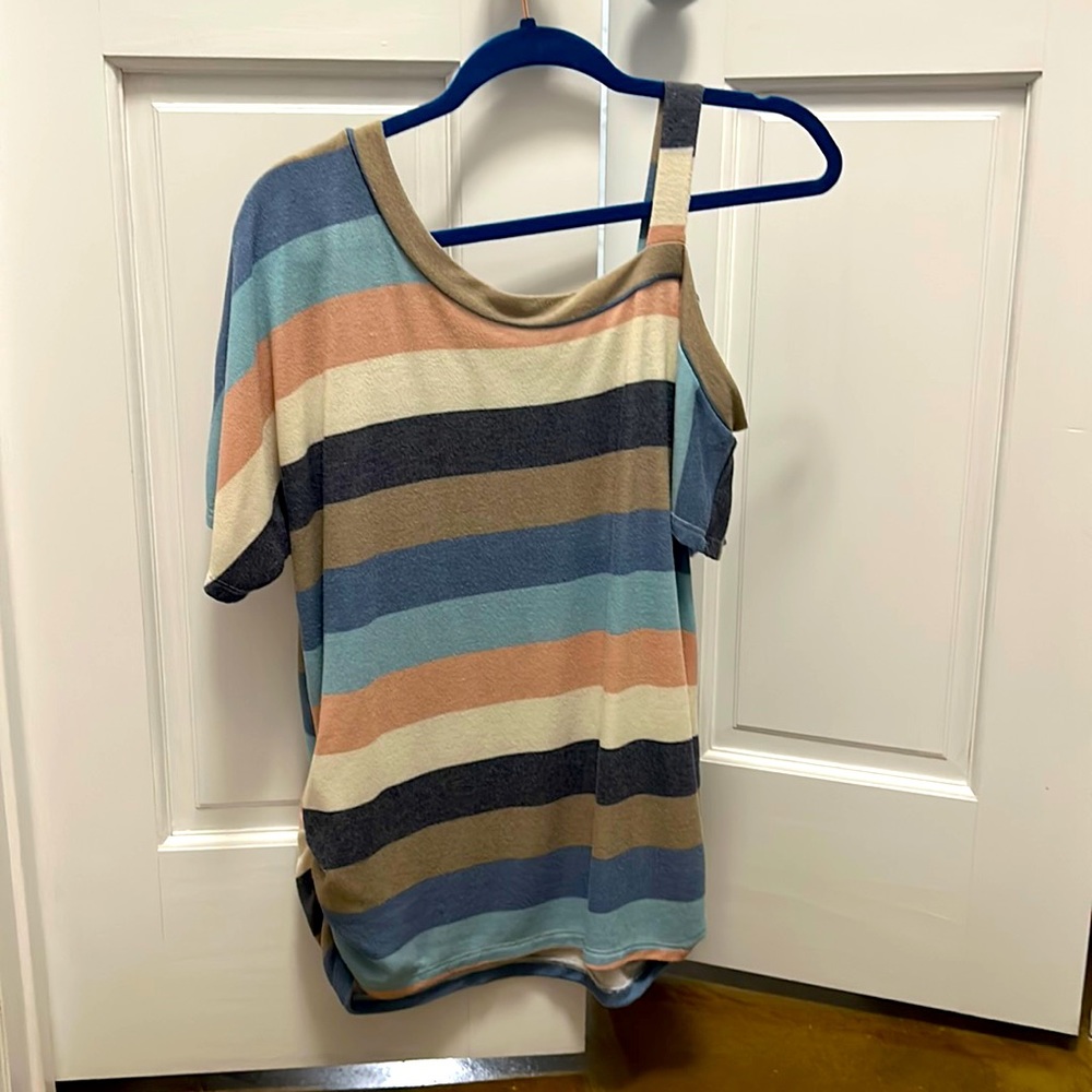 🔥Lulus Staccato striped shirt🔥